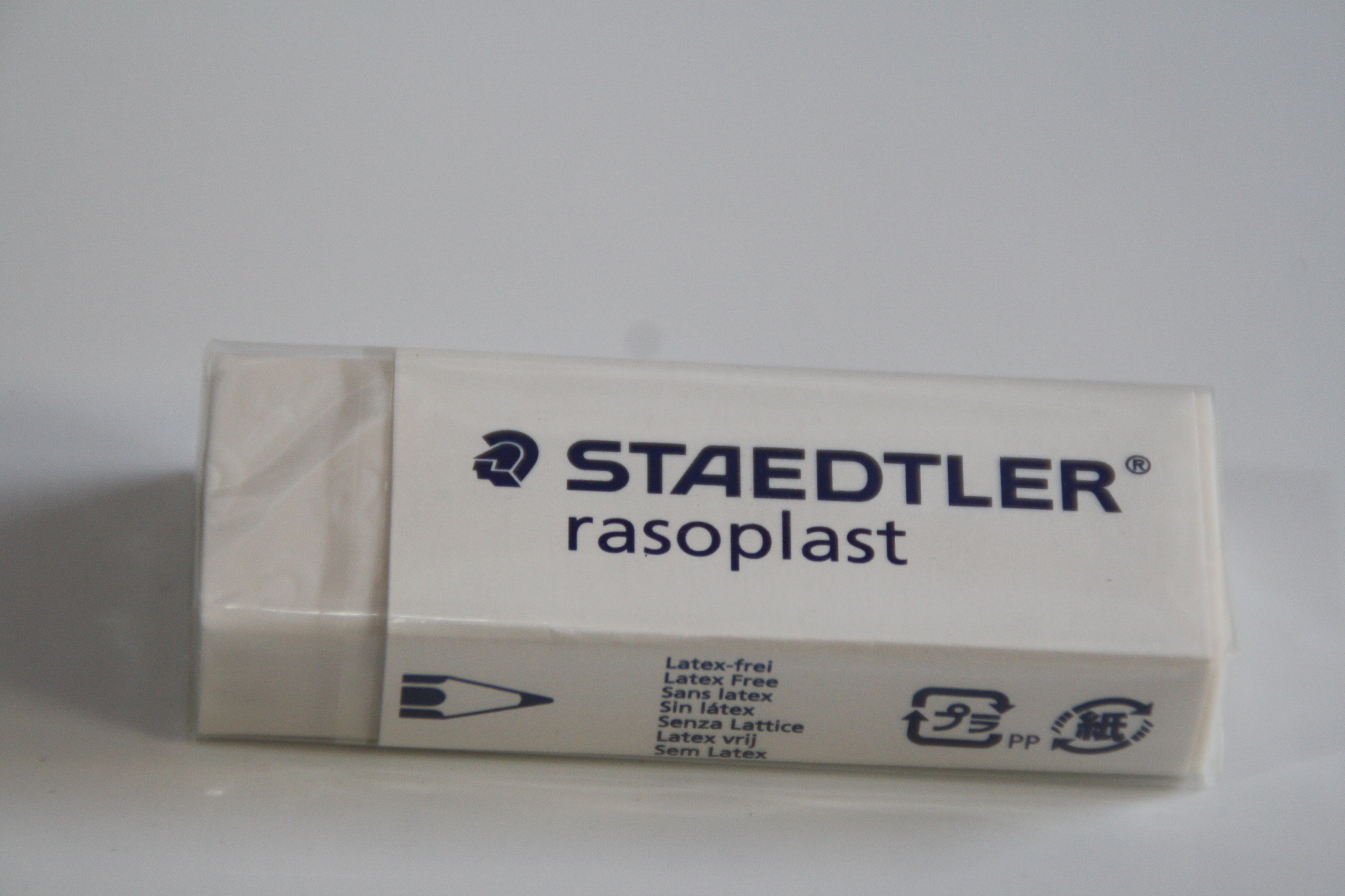 GOMME BLANCHE STAEDTLER GM 526B20
